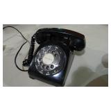 ANTIQUE ROTARY DIAL TELEPHONE