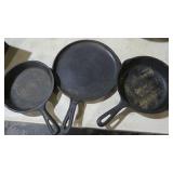 3 CAST IRON SKILLETS, GRIDDLE, 1 IS WAGNER