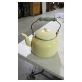ANTIQUE GRANITE CREAM/GREEN TEA POT