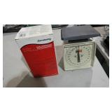 ARMSTRONG LEVELER & HANSON UTILITY SCALE (25 LB)