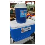 2 COOLERS, IGLOO W/WHEELS & RUBBERMAID