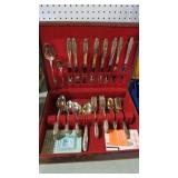 SET OF PRIMROSE FLATWARE W/CASE WM ROGERS