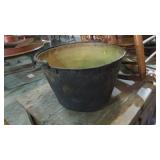 LARGE COPPER KETTLE W/HANDLE