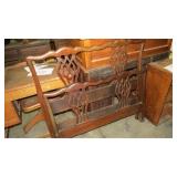 1940S TWIN MAHAOGANY BED W/RAILS