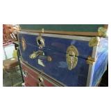 BLUE FOOT LOCKER/TRUNK