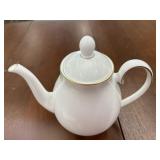 Doulton Signature Gold teapot White Bone China