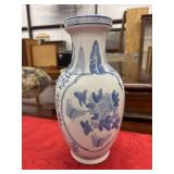 Vintage Chinese blue and white porcelain vase