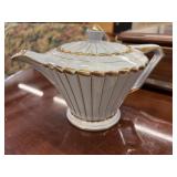 Vintage Sadler Art Deco teapot, recognized by its