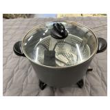 Presto deep fryer with cord .