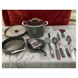 15 pc. Cooks signature non stick pots ,