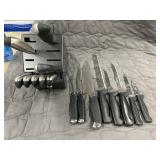 16pc. Farberware black and silver knife set.