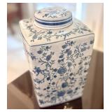 Vintage Porcelain Ginger Jar Blue and White