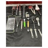 19pc. Bundle kitchenware utensils, cupcake pan,,