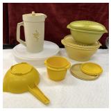 8 pc. vintage 1-quart Tupperware pitcher,