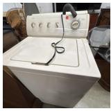 Whirlpool top-load washing machine w/Agitator