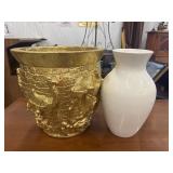 Golden repoussï¿½ planter