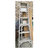 Durable aluminum step ladder