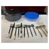 17pc. Kitchenware grey pot, meal saver divided