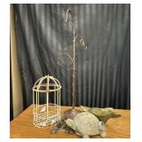 Misc bundle of indoor/outdoor decor.