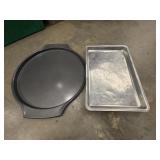 Wilton non-stick pizza pan And Rema Air Bake