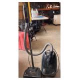 General Electric (GE) canister vacuum cleaner 12