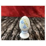 Fenton white satin glass egg features handpainted
