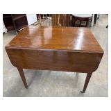 Antique English mahogany Pembroke table