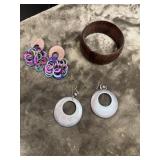 Vintage-style wooden bangle bracelet and earrings