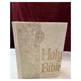 Vintage Holy Bible  The Paul R. Holmes.