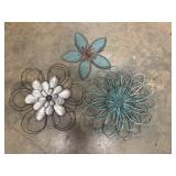 2 Metal flower wall art pieces come in sets