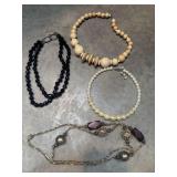 Costume jewelry. Vintage estate wooden beaded