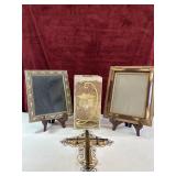 Bundle of decor picture frames and more