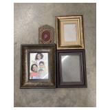 4 various styles of vintage-style photo frames,