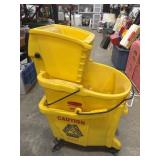 Rubbermaid Commercial Products mop bucket and
