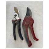 Bundle of pruning shears.