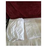 I fitted and flat sheet .