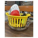 Bundle of kitchen items