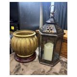 Vintage tyle planter and lantern.