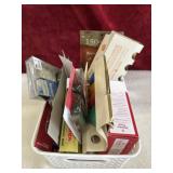 Bundle of misc Christmas items.
