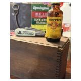 Slide top box with Knife and Vintage Hoppeï¿½s