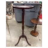 Vintage wooden tripod accent table.