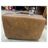 Vintage American Tourister "Escort" hard-shell