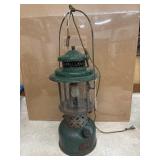 Vintage Coleman Model 220E double-mantle gasoline