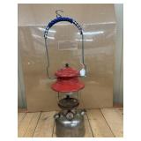 Vintages Coleman Model 200 single-mantle red and