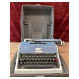 Vintage Olivetti Underwood Manual Typewriter.