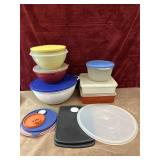 14 pc. Tupperware bowls, square keepers, and