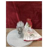 18 pc. Braided place mats. Cardinal Hang Ups