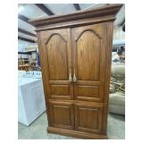 Entertainment armoire (specifically a TV