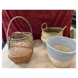 4 pc.  Baskets: wicker rope storage , two-tone,