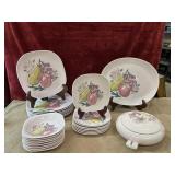26 pc. vintage Red Wing dinnerware:includes